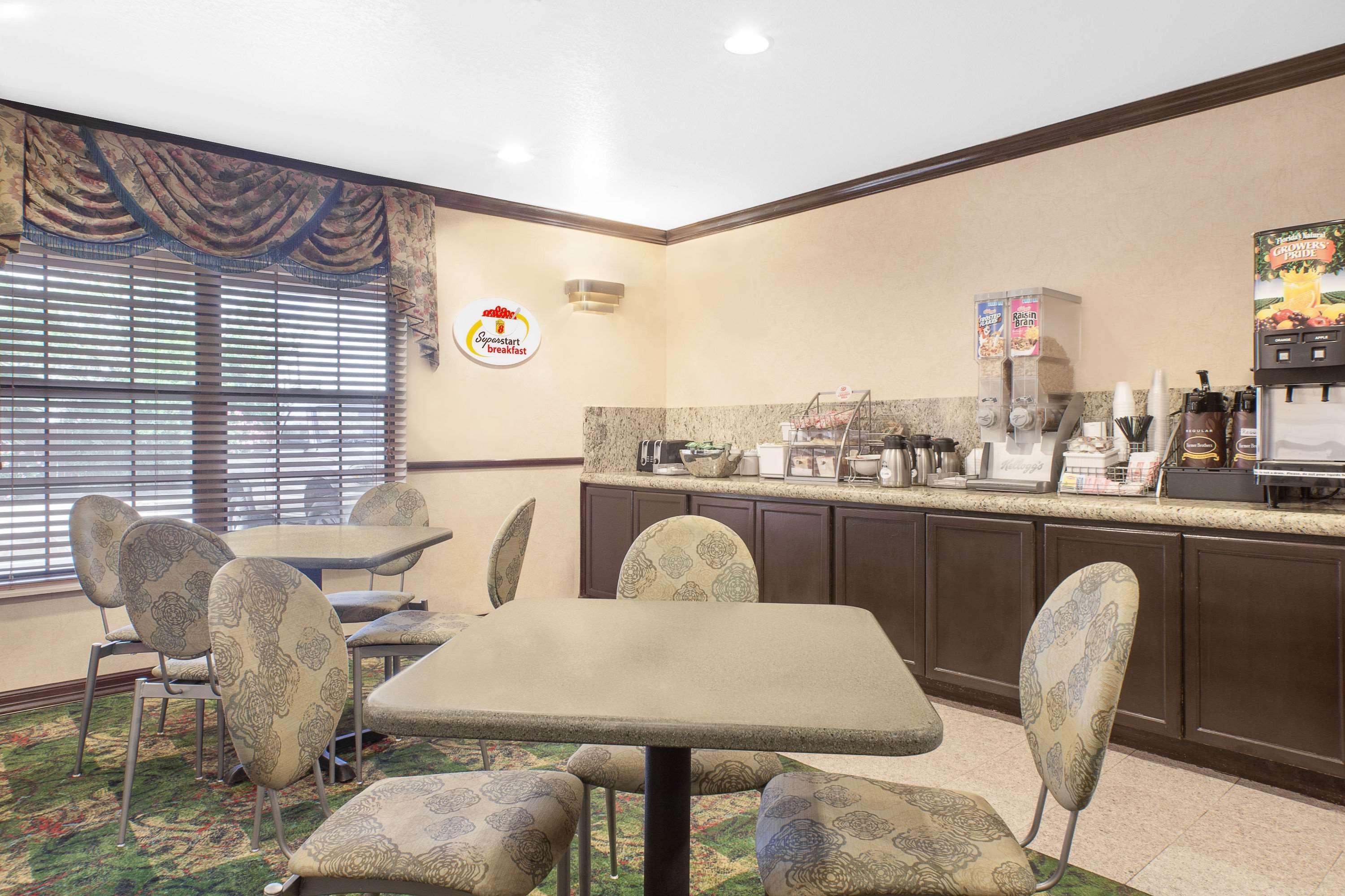 Super 8 By Wyndham Corpus Christi Hotel Ngoại thất bức ảnh